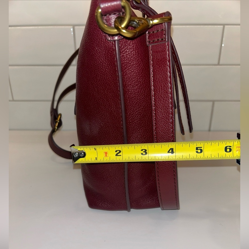 Elegant Burgundy Leather Handbag and Wallet Set - Picture 11 of 16